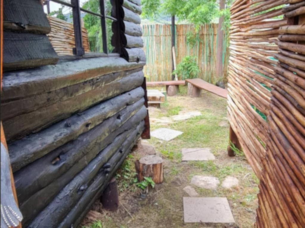 Tsitsikamma Wolf Sanctuary Eco Cabins & Teepees Stormsrivier Esterno foto